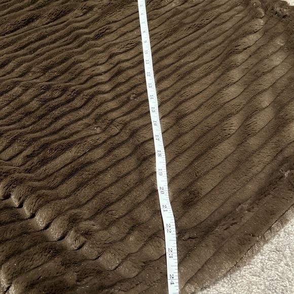 Black rivet chocolate brown shawl shrug cover up cape faux fur size small - Picture 3 of 13